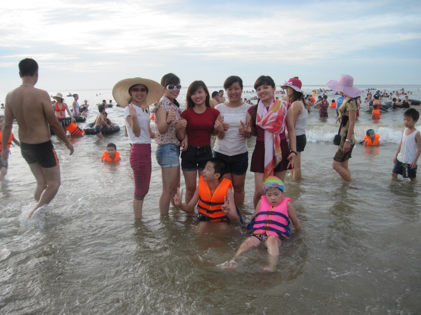 Kế toán Đức Hà - Hè 2014 trên bãi biển Sầm Sơn